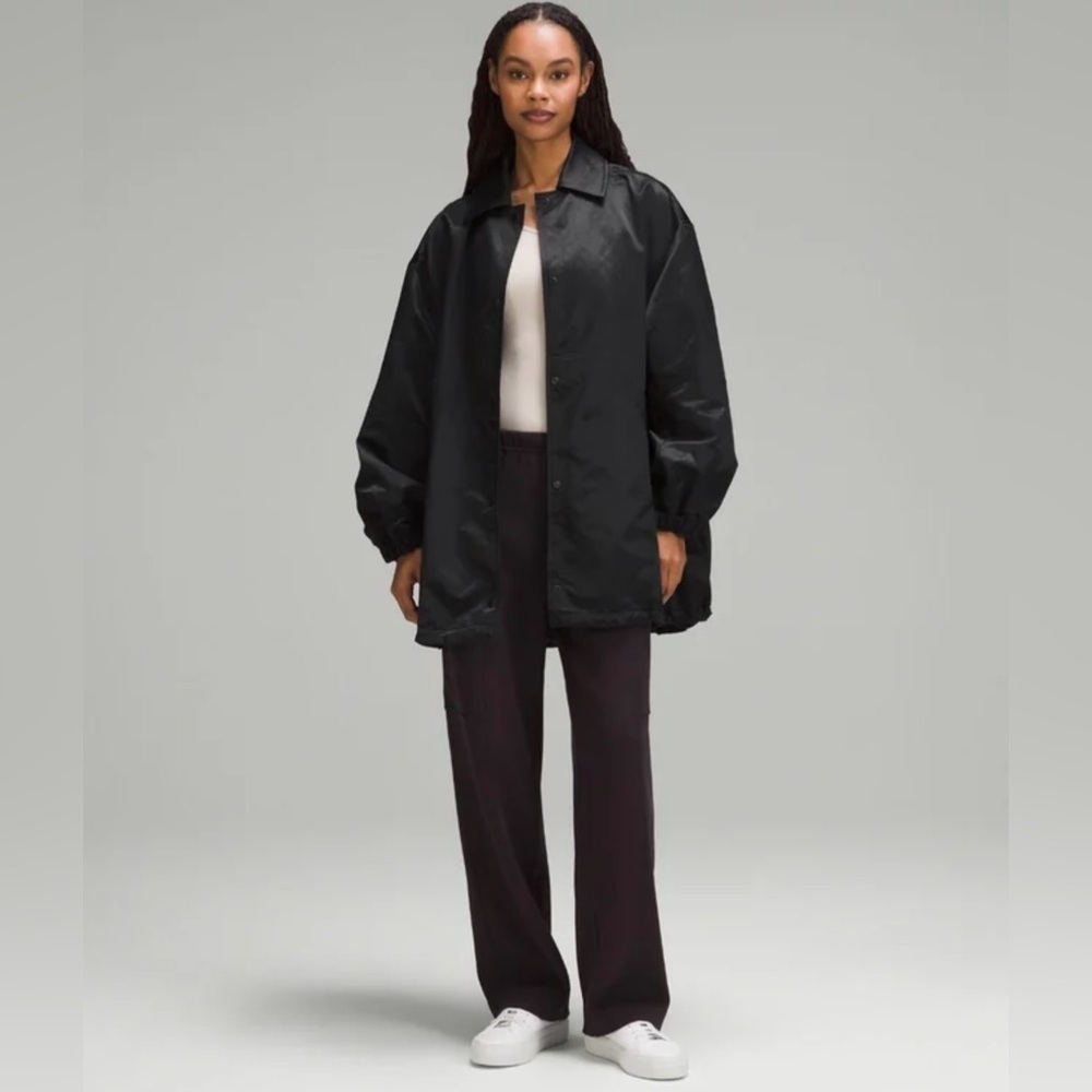 Lululemon Lightweight Oversized-Fit Coaches Jacket in Black